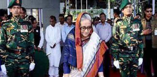 বঙ্গবন্ধুর প্রতিকৃতিতে প্রধানমন্ত্রীর শ্রদ্ধা