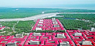 ভাসানচরের পথে রোহিঙ্গারা