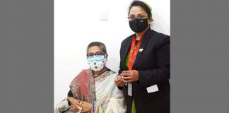 করোনাভাইরাসের টিকা নিলেন শেখ রেহানা
