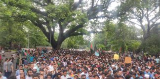 তৃতীয় দিনের মতো আন্দোলনে ঢাবির শিক্ষার্থীরা