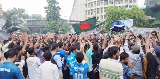 কোটা বাতিলের দাবিতে শাহবাগে ঢাবি শিক্ষার্থীরা