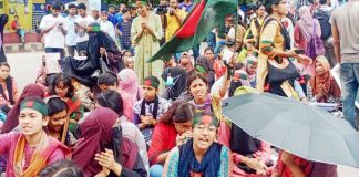 আদালতের দরজা সবসময় খোলা