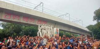 স্বৈরাচারের পুনর্বাসনের চেষ্টাকারীদেরও নামাতে সময় লাগবে না