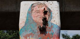 বাংলাদেশের সব ডিম এক ঝুড়িতে, ভবিষ্যৎ নির্ধারণ করতে হবে