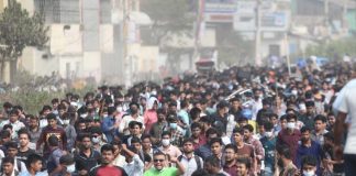 আট হাজার শিক্ষার্থীর বিরুদ্ধে পুলিশের মামলা