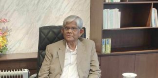 ব্যবসায়ীরা খুব শক্তিশালী, সেটা ভাঙা সহজ না : অর্থ উপদেষ্টা