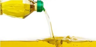 বাজারে হঠাৎ সয়াবিন তেলের সংকট