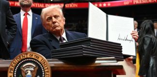 জন্মসূত্রে নাগরিকত্বের অধিকার বাতিল করলো যুক্তরাষ্ট্র