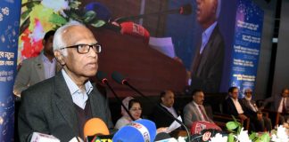 বই পৌঁছাতে না পারায় দুঃখ প্রকাশ শিক্ষা উপদেষ্টার