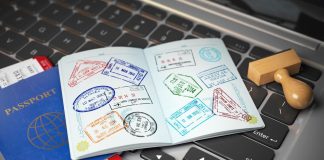 ৬ দেশের ভারতীয়দের অন-অ্যারাইভাল ভিসা দেবে আমিরাত