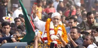 অস্ত্র মামলায় ১৭ বছরের দণ্ড থেকে খালাস পেলেন লুৎফুজ্জামান বাবর