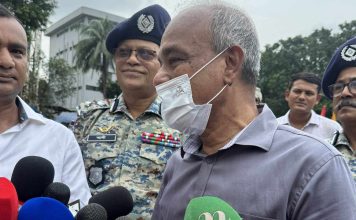 পুলিশের কাছে মারণাস্ত্র থাকবে না : স্বরাষ্ট্র উপদেষ্টা