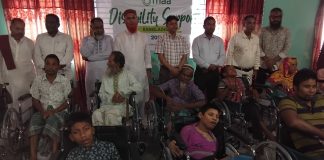 পীরগঞ্জে অসহায়দের মাঝে হুইল চেয়ার বিতরণ