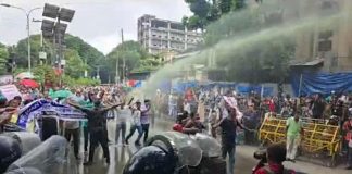 কাকরাইলে জলকামান-সাউন্ড গ্রেনেডে ছত্রভঙ্গ চাকরিচ্যুত বিডিআর সদস্যরা