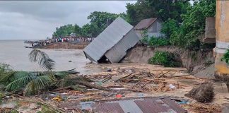 পদ্মা সেতু প্রকল্প রক্ষা বাঁধে ভয়াবহ ভাঙন, আতঙ্কে ৬০০ পরিবার