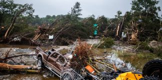 টেক্সাসে হঠাৎ বন্যা, বহু প্রাণহানি