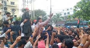 জুলাই পদযাত্রা: উত্তরবঙ্গ সফরে এনসিপি’র গাড়ী বহরে অস্ত্র?