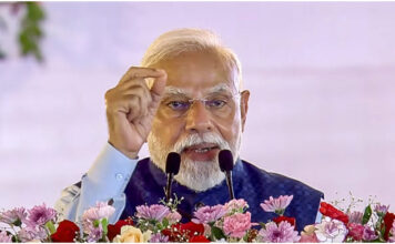 আমি শিবের ভক্ত, বিষ গিলে ফেলবো : নরেন্দ্র মোদি