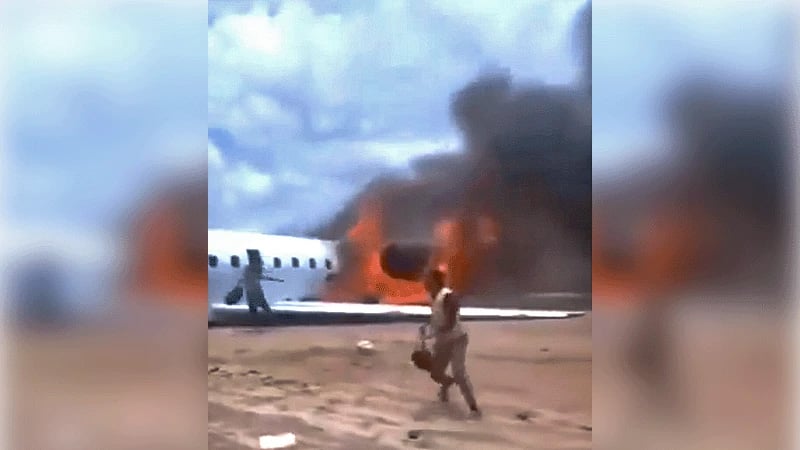 কঙ্গোর বিমানবন্দরে যাত্রীবাহী বিমানে আগুন
