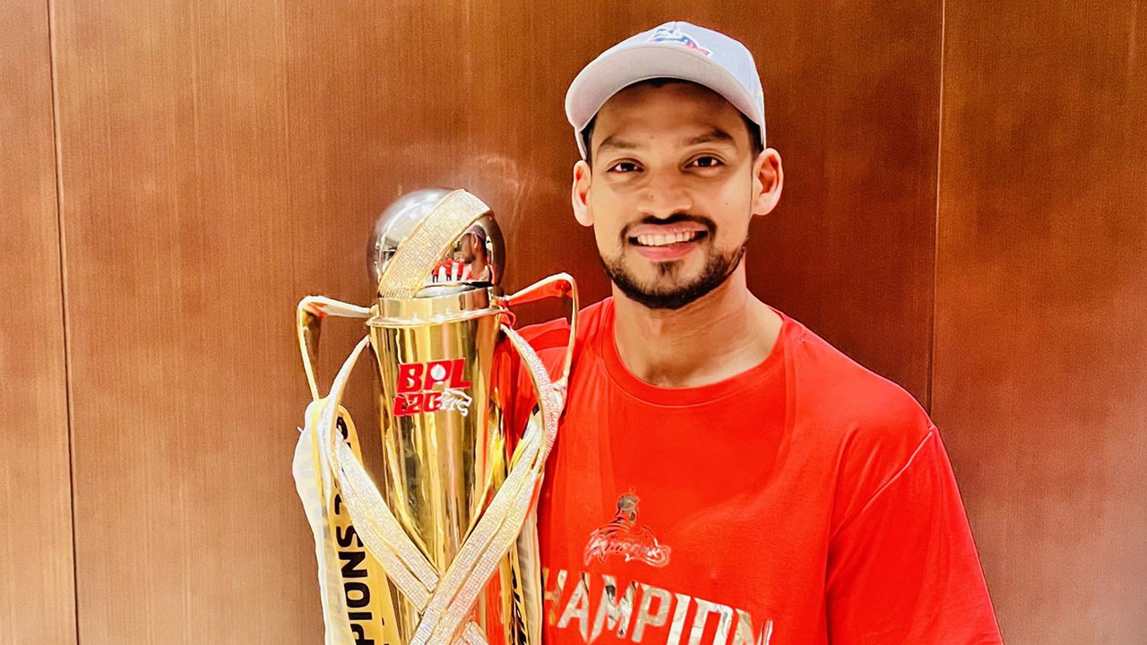 শিরোপাজয়ী অধিনায়ক শান্ত