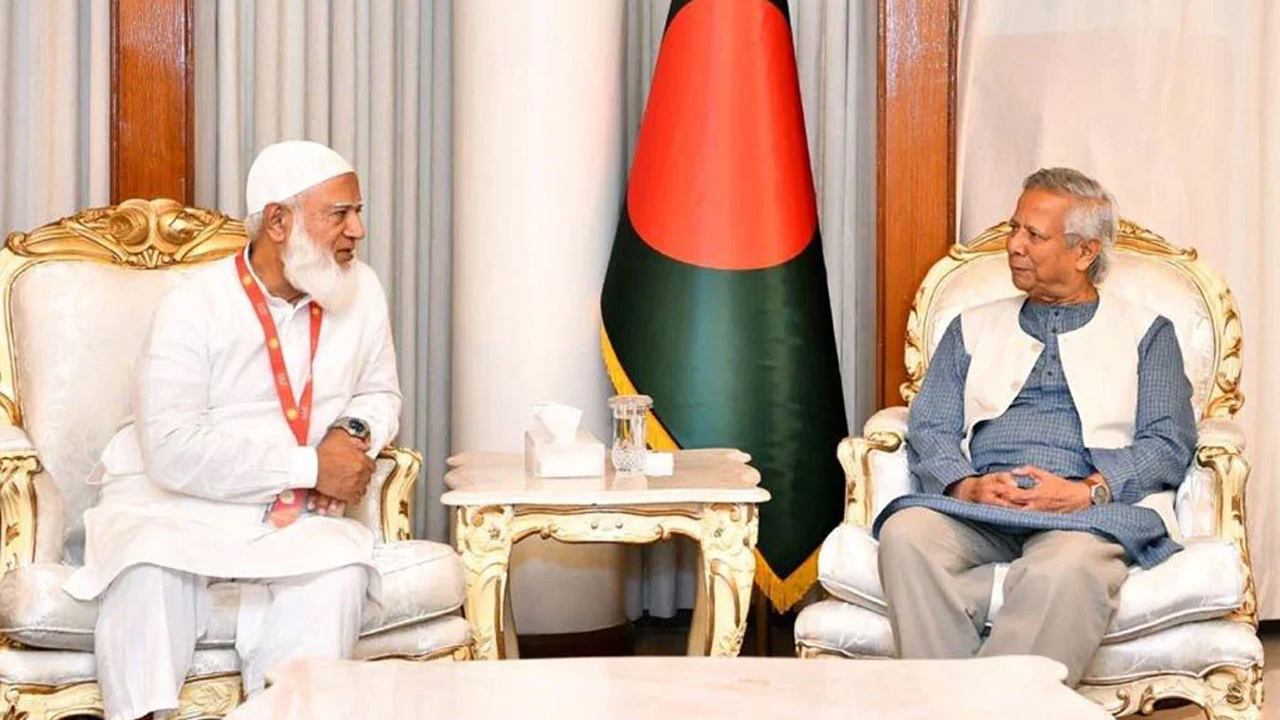 মর্যাদাপূর্ণ জয়ে জামায়াত আমিরকে প্রধান উপদেষ্টার অভিনন্দন