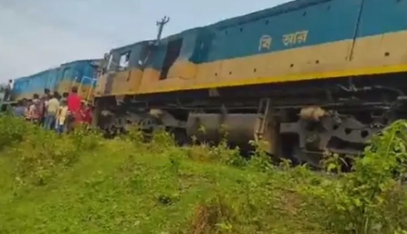 উপবন এক্সপ্রেসে আগুন, রেল যোগাযোগ বন্ধ