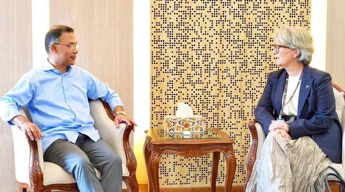 প্রধানমন্ত্রীর সঙ্গে সাক্ষাৎ করেছেন টেলিনর গ্রুপের প্রেসিডেন্ট