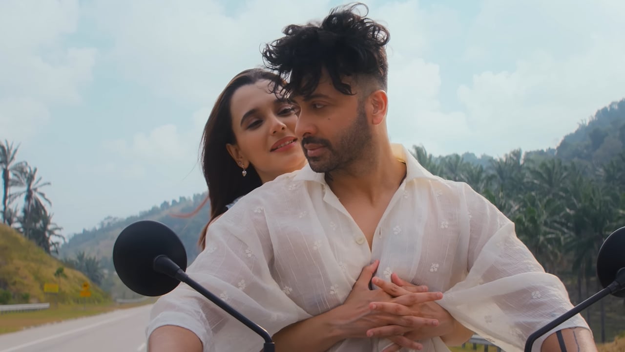 তিন নায়িকায় সঙ্গে রোমান্সে মেতেছেন শাকিব