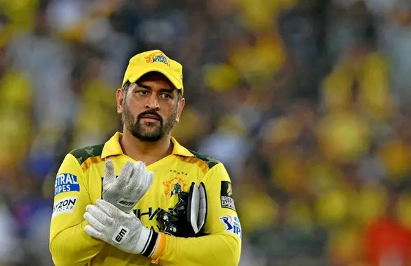 রাতে ধোনির শেষ টি-টোয়েন্টি ম্যাচ?