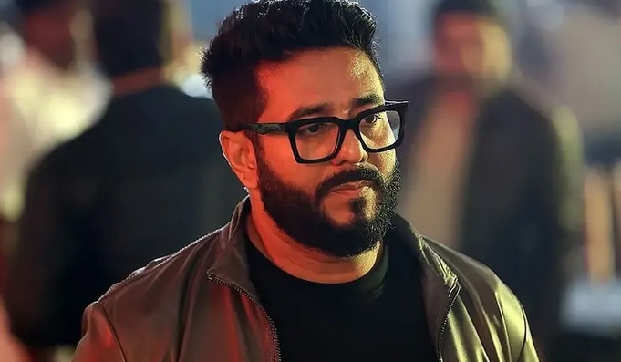 রাজনীতি ছাড়ার ঘোষণা নির্মাতা রাজ চক্রবর্তীর