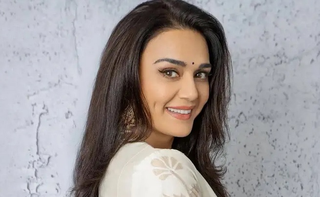 আদালতে প্রীতি জিনতা