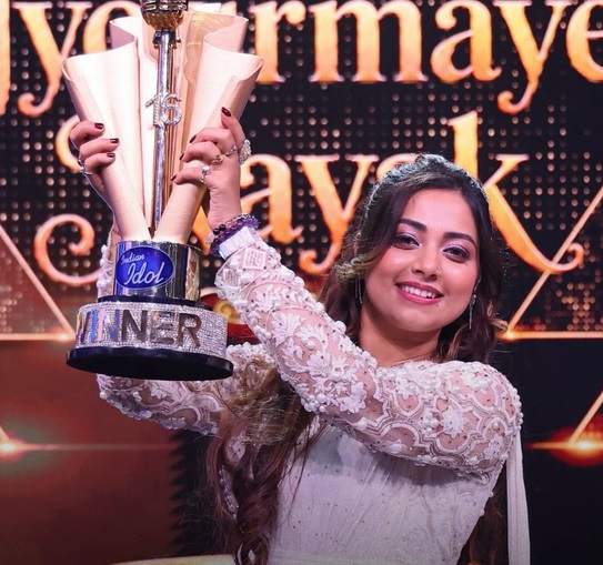 ১৬’তম ‘ইন্ডিয়ান আইডল’ জ্যোতির্ময়ী