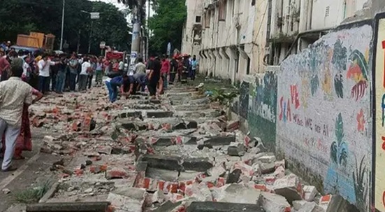 টিসিবির পণ্য কেনার সময় দেয়াল ধস, নিহত ২