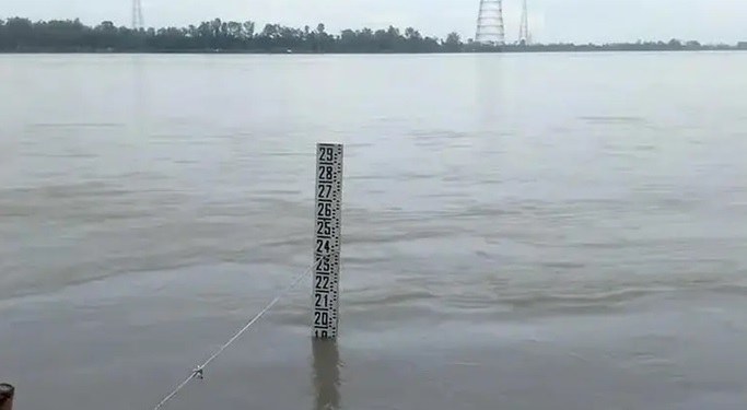 তিস্তার পানি বিপৎসীমা ছুঁই ছুঁই