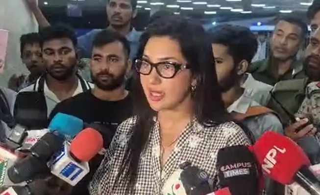অল্পের জন্য বেঁচে ঢাকায় অপু বিশ্বাস
