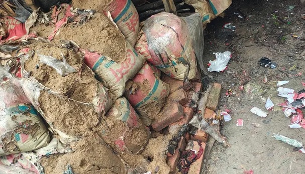 বরিশালে বোমা বিস্ফোরণ, একই পরিবারে দগ্ধ ৩