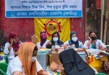ধ্বংসস্তূপের পাশেই চলছে শিশুদের টিকাদান কার্যক্রম