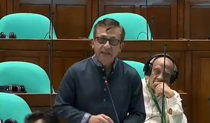 তিন বছরে চার শতাধিক গার্মেন্টস কারখানা বন্ধ হয়েছে : সংসদে বাণিজ্যমন্ত্রী