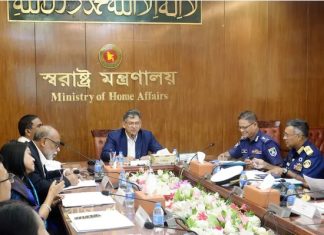ঝুঁকিপূর্ণ মণ্ডপের সংবাদ পাওয়া যায়নি: স্বরাষ্ট্রমন্ত্রী