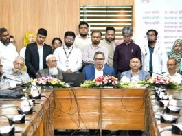 স্বাস্থ্যকর্মীদের বিরুদ্ধে ঢালাও মিডিয়া ট্রায়াল গ্রহণযোগ্য নয়