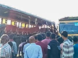 রংপুরে দাঁড়িয়ে থাকা ডাম্প ট্রাকে বাসের ধাক্কা, নিহত বেড়ে ৪