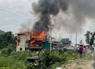 কক্সবাজারে রিসোর্টে ভয়াবহ আগুন, শিশুসহ ১০ জনের মৃত্যু