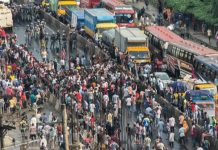 আবারও ঢাকা-টাঙ্গাইল মহাসড়ক অবরোধ শ্রমিকদের
